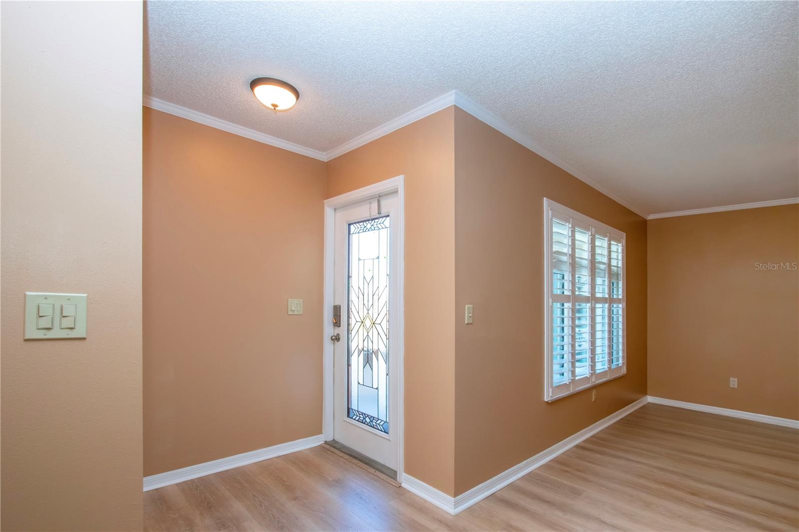 PLANTATION SHUTTERS