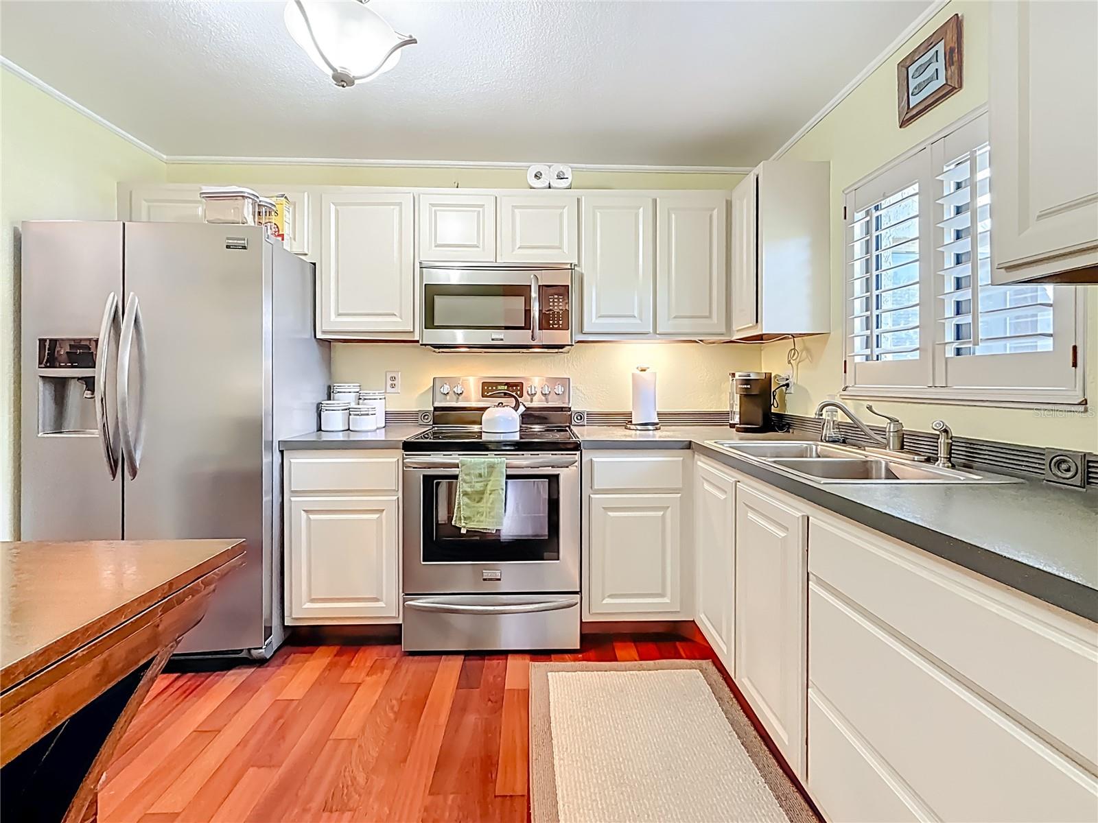 2933 Lichen Lane A - kitchen, breakfast bar to left