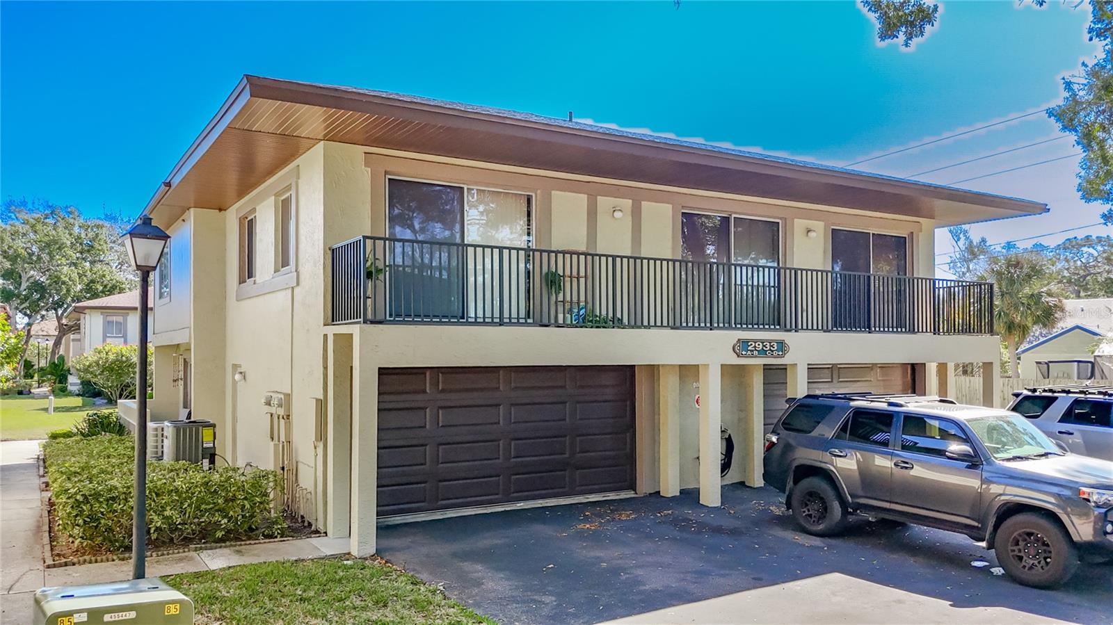 2933 Lichen Lane A - garage