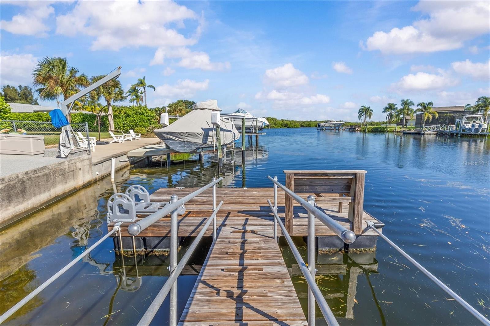 Floating dock