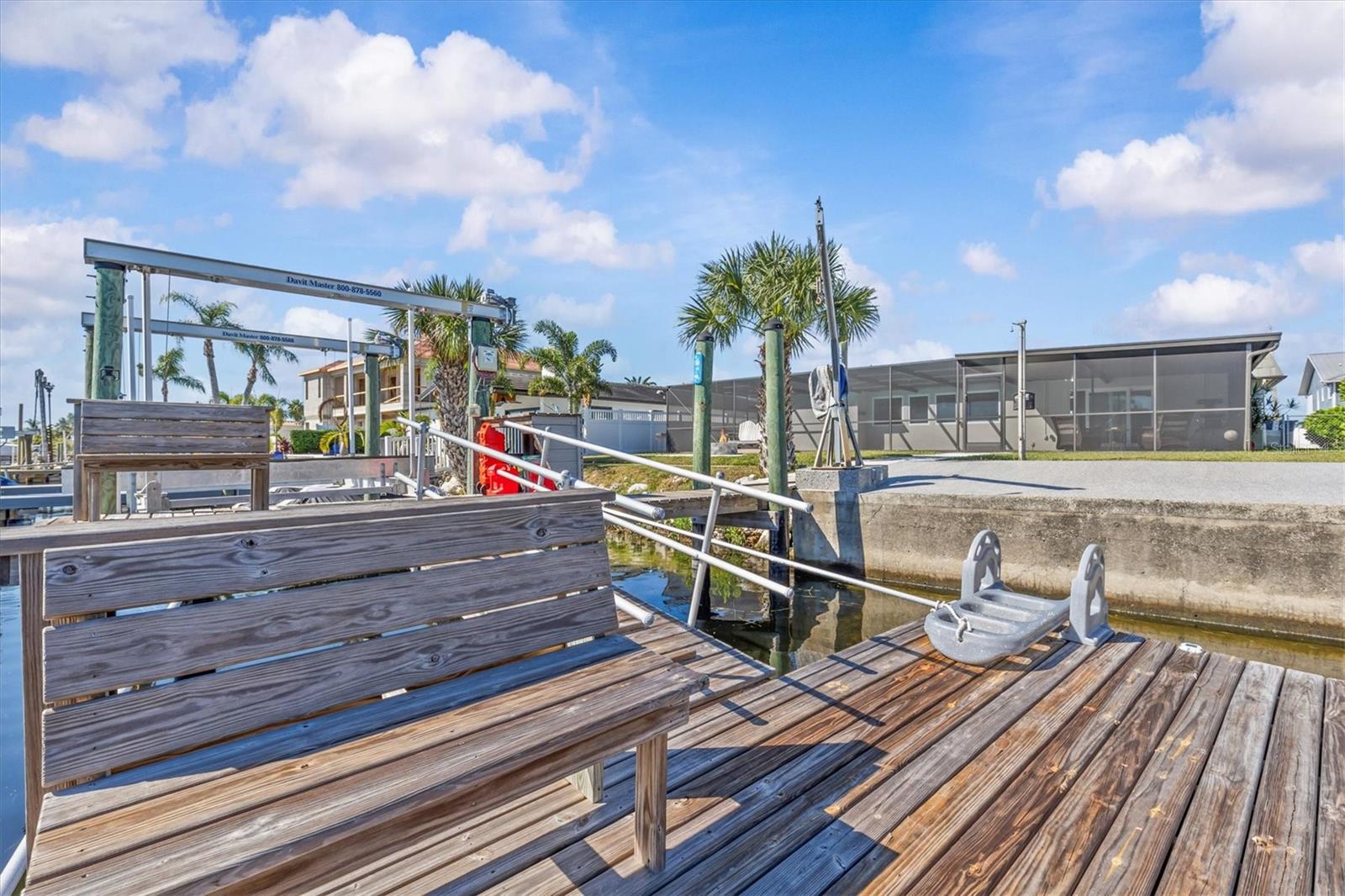 floating dock with bench