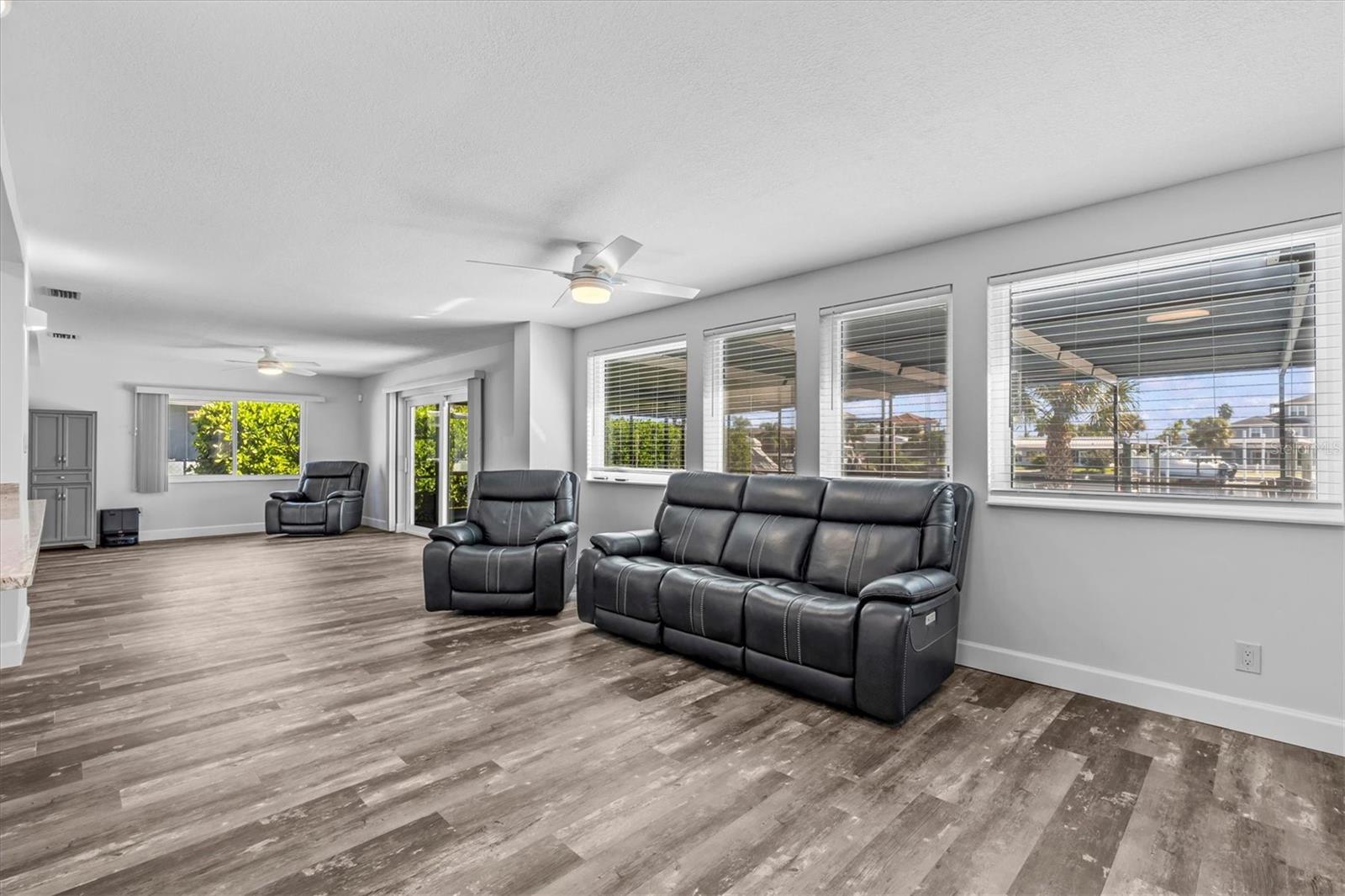 Family room/ Dining Room