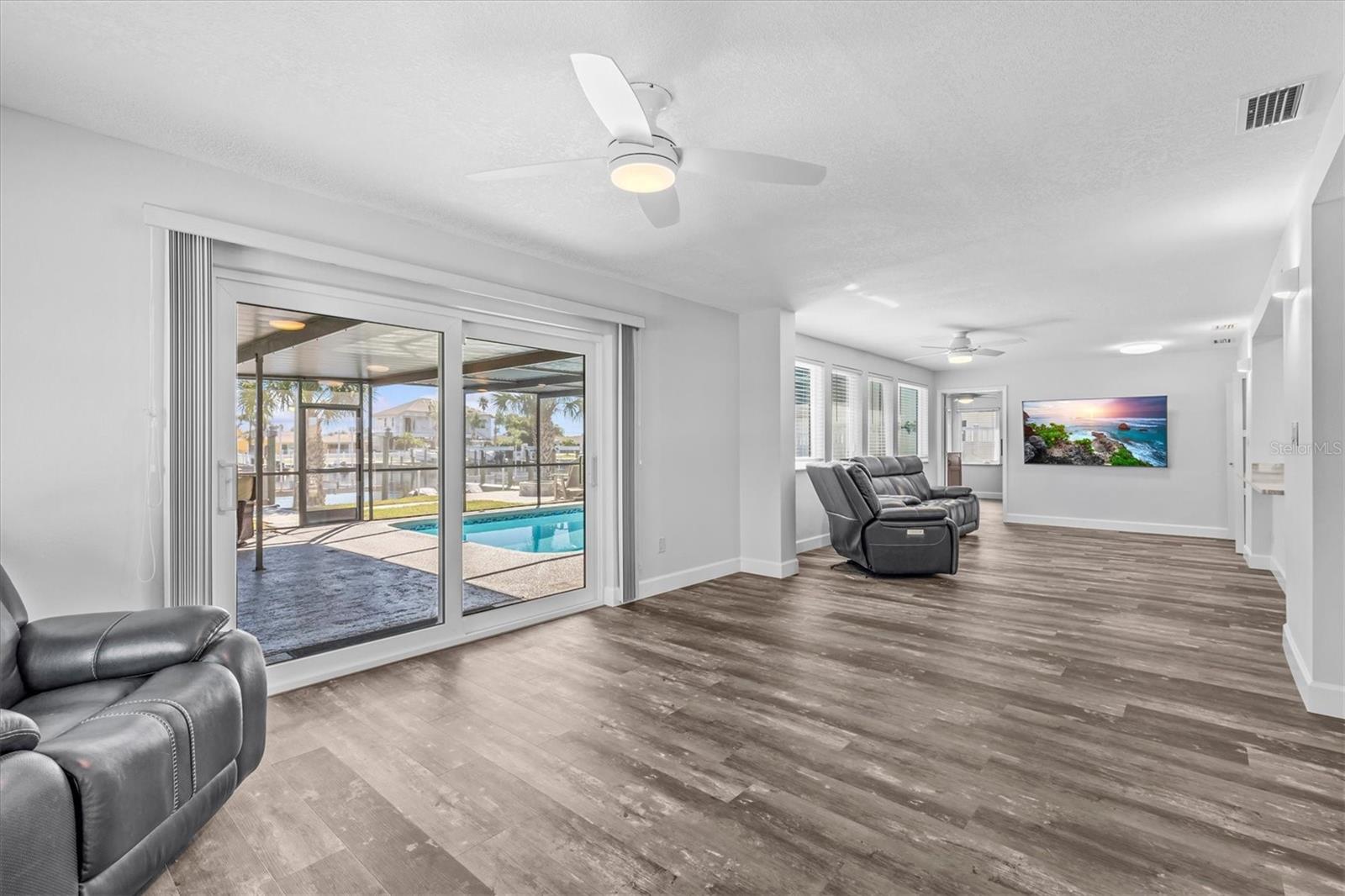 Dining room/family room