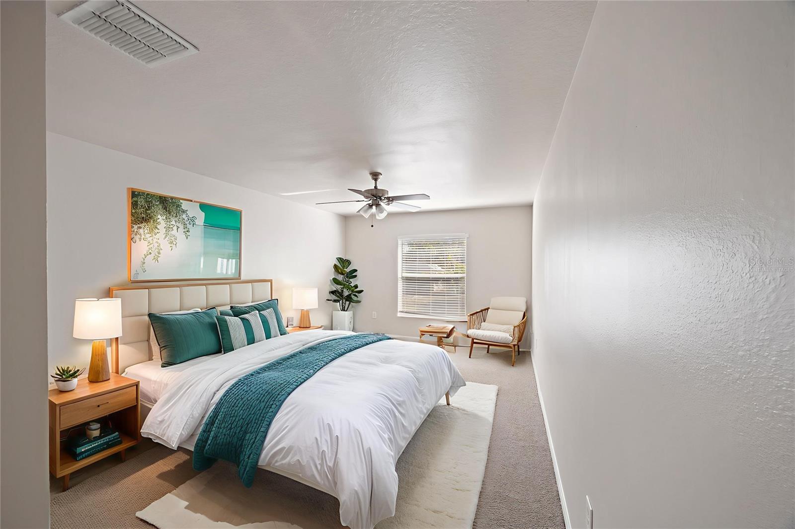 This photo has been Virtually Staged.