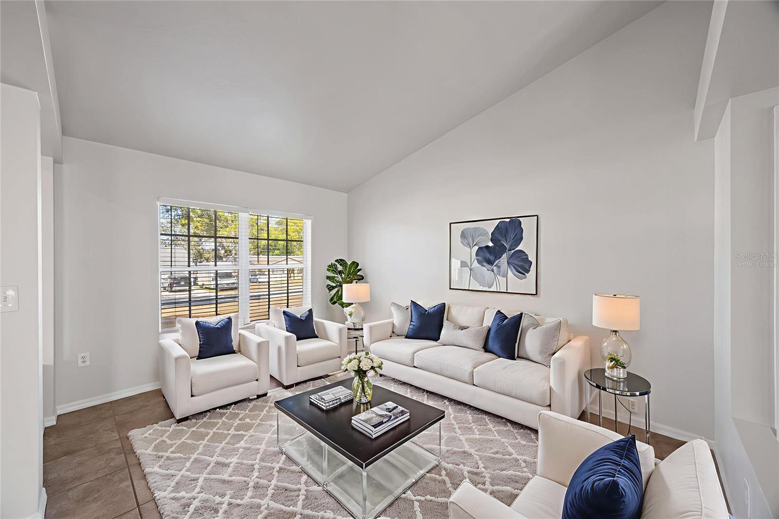 This photo has been Virtually Staged.