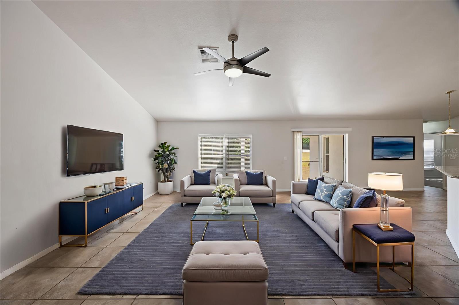 This photo has been Virtually Staged.