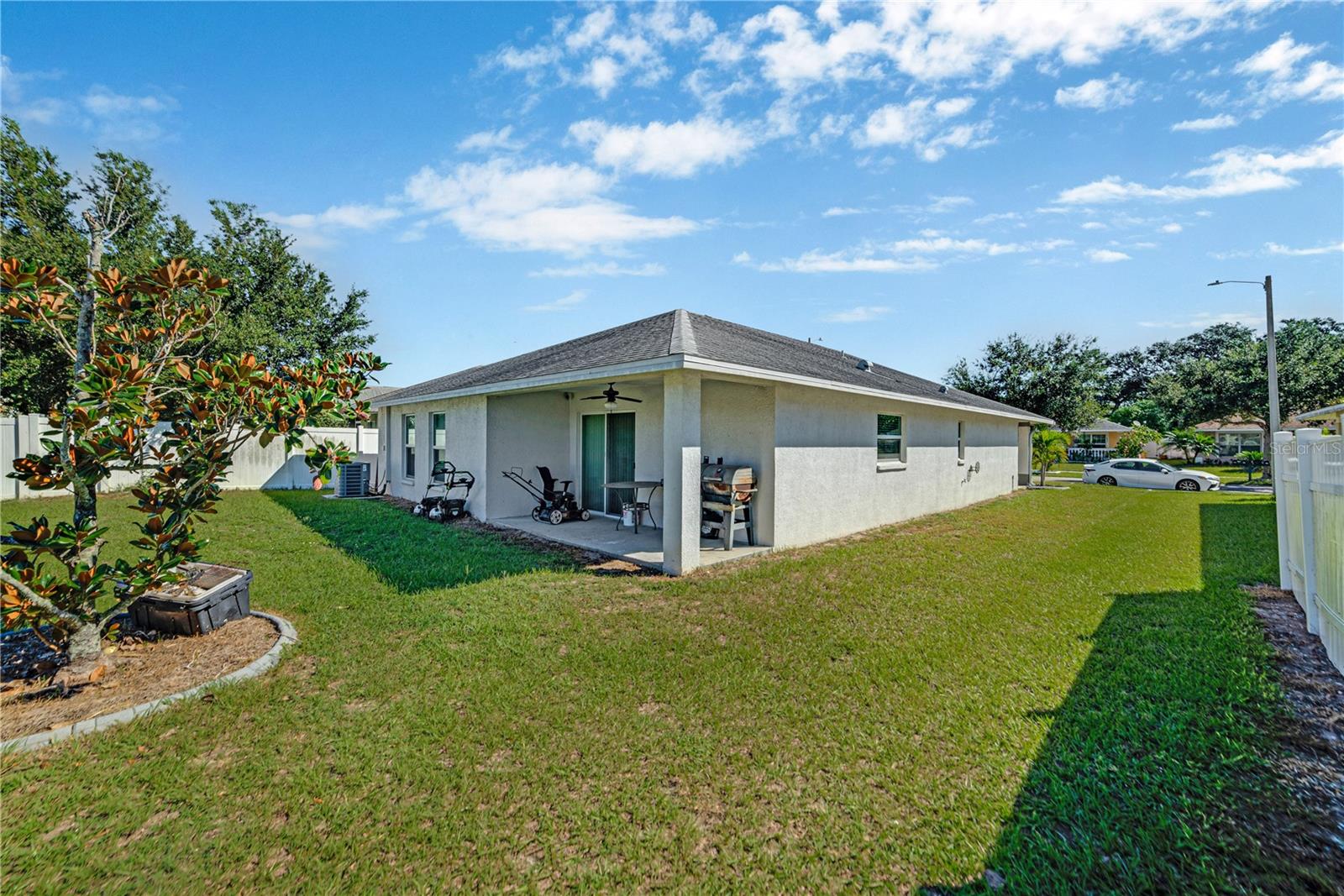 V4945423