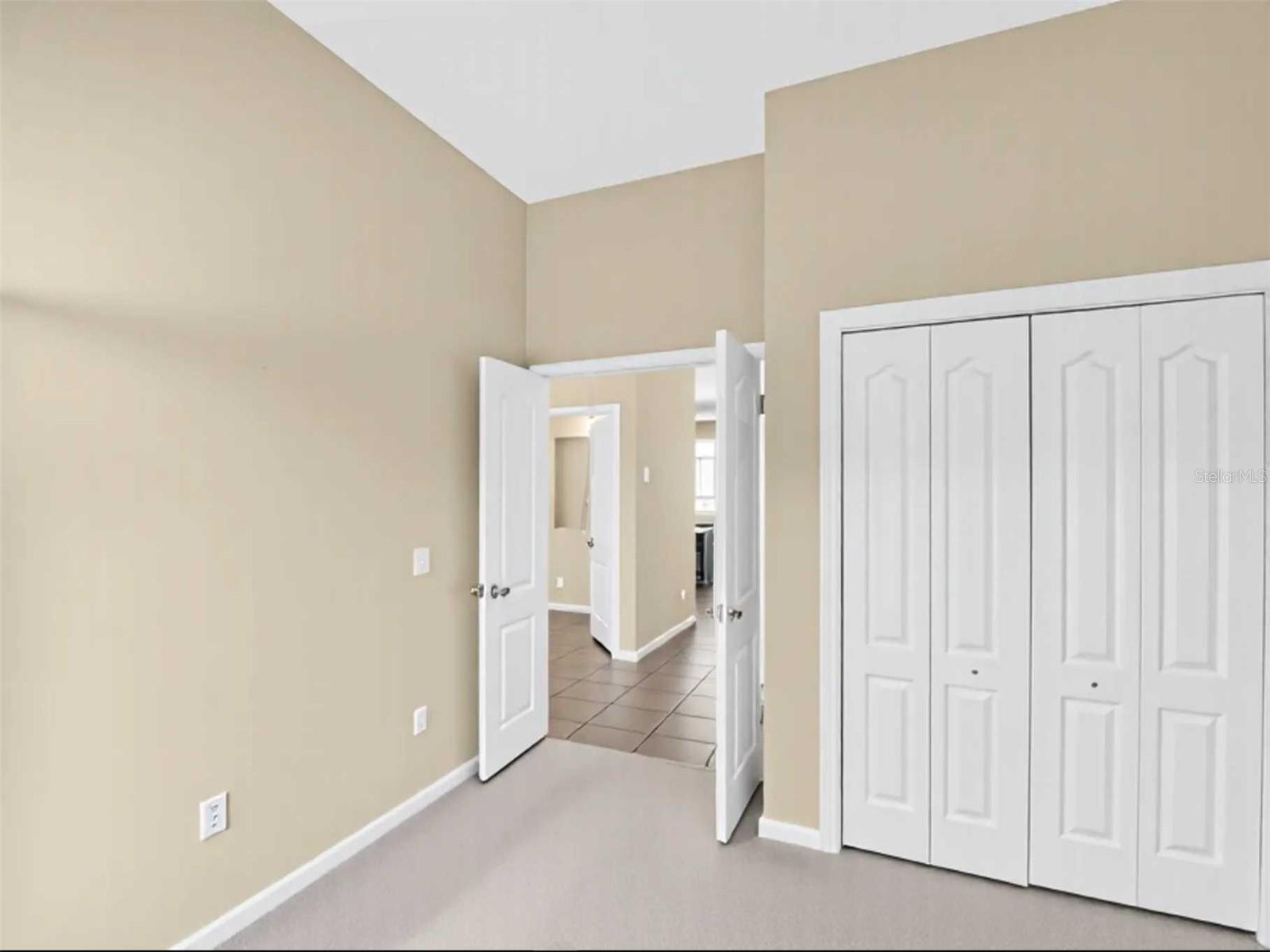 Virtual furniture removal