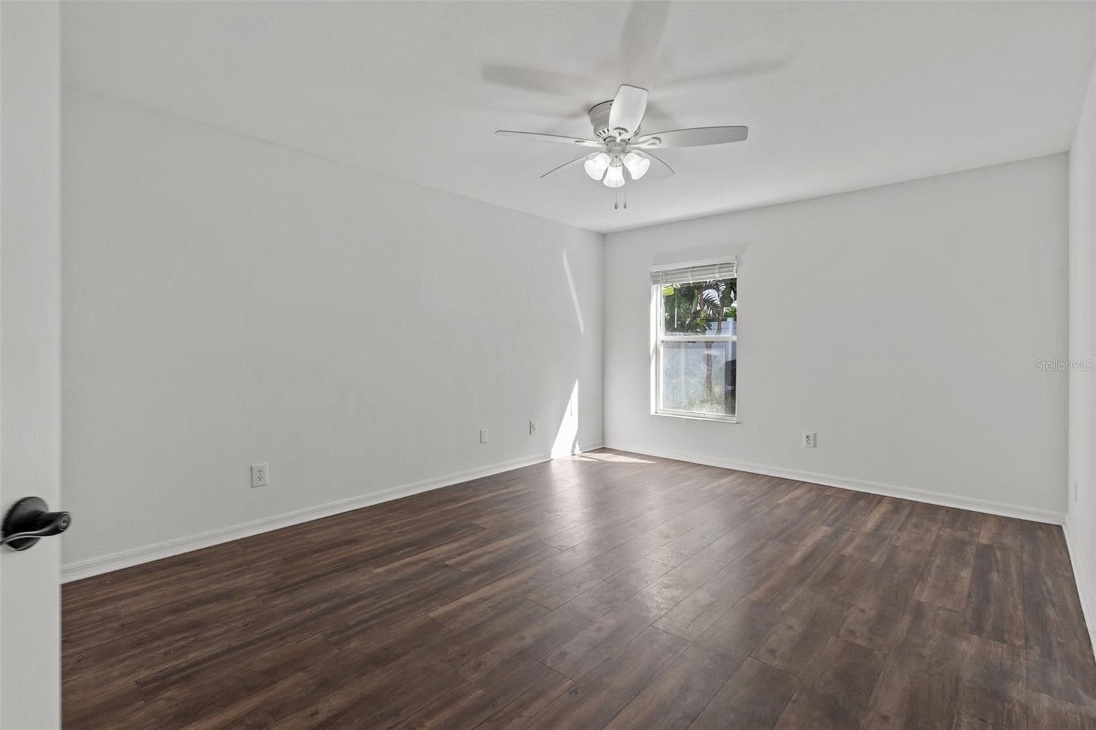 Secondary bedroom