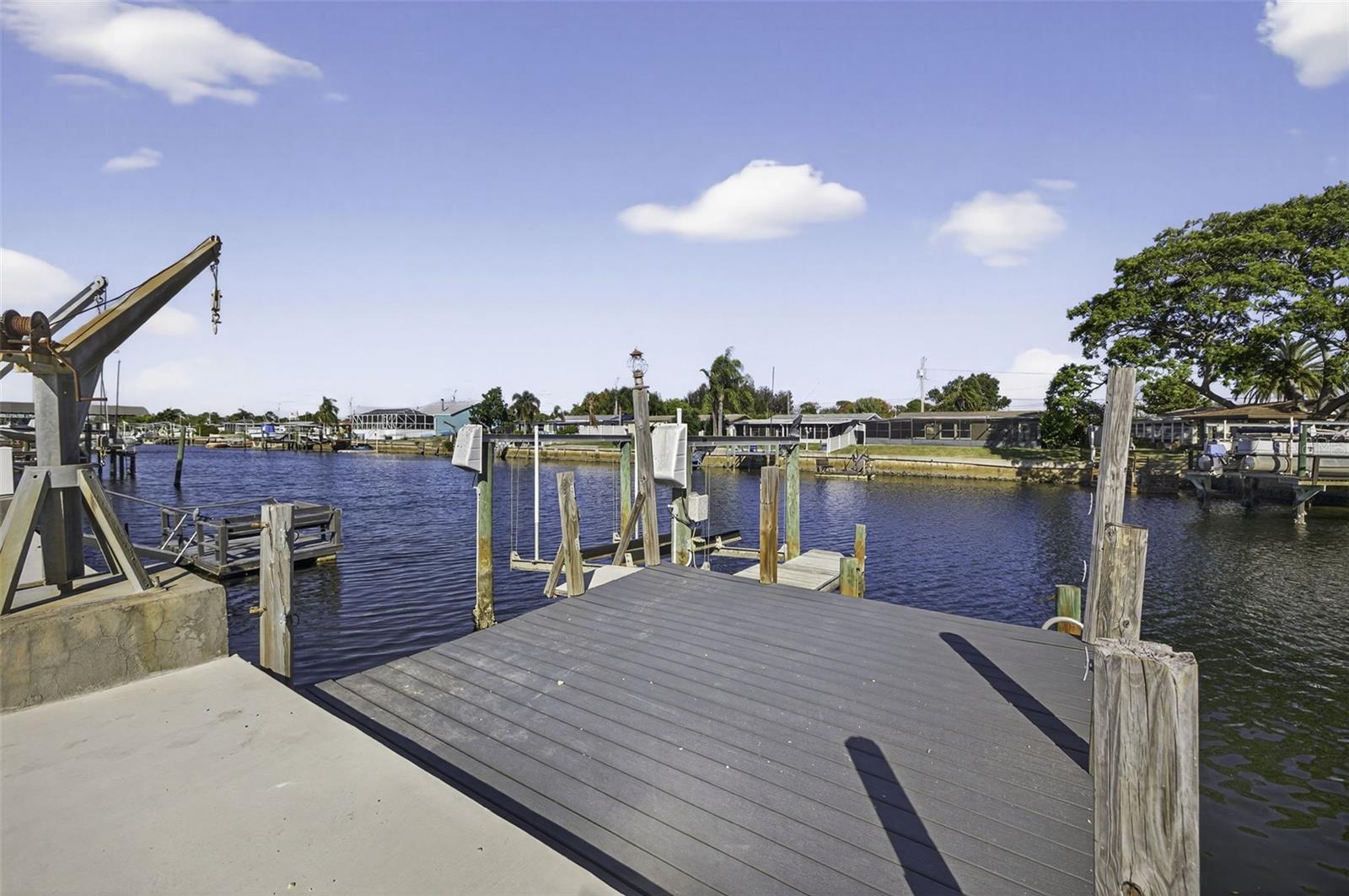 LARGE PRIVATE DOCK