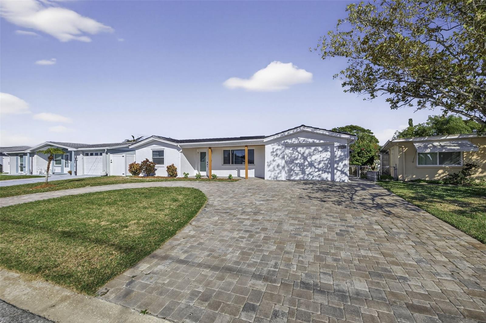 Circle Driveway & 1 Car Garage