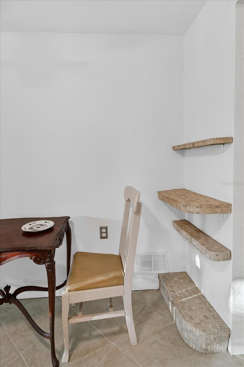 Eat-In Dining Area