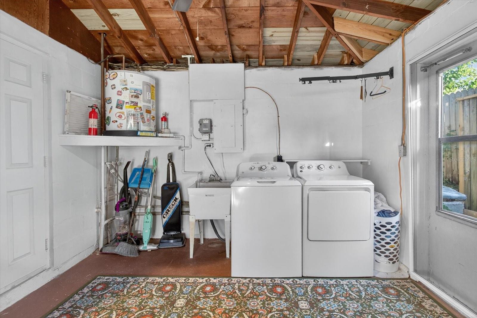 Washer / Dryer / Water Heater