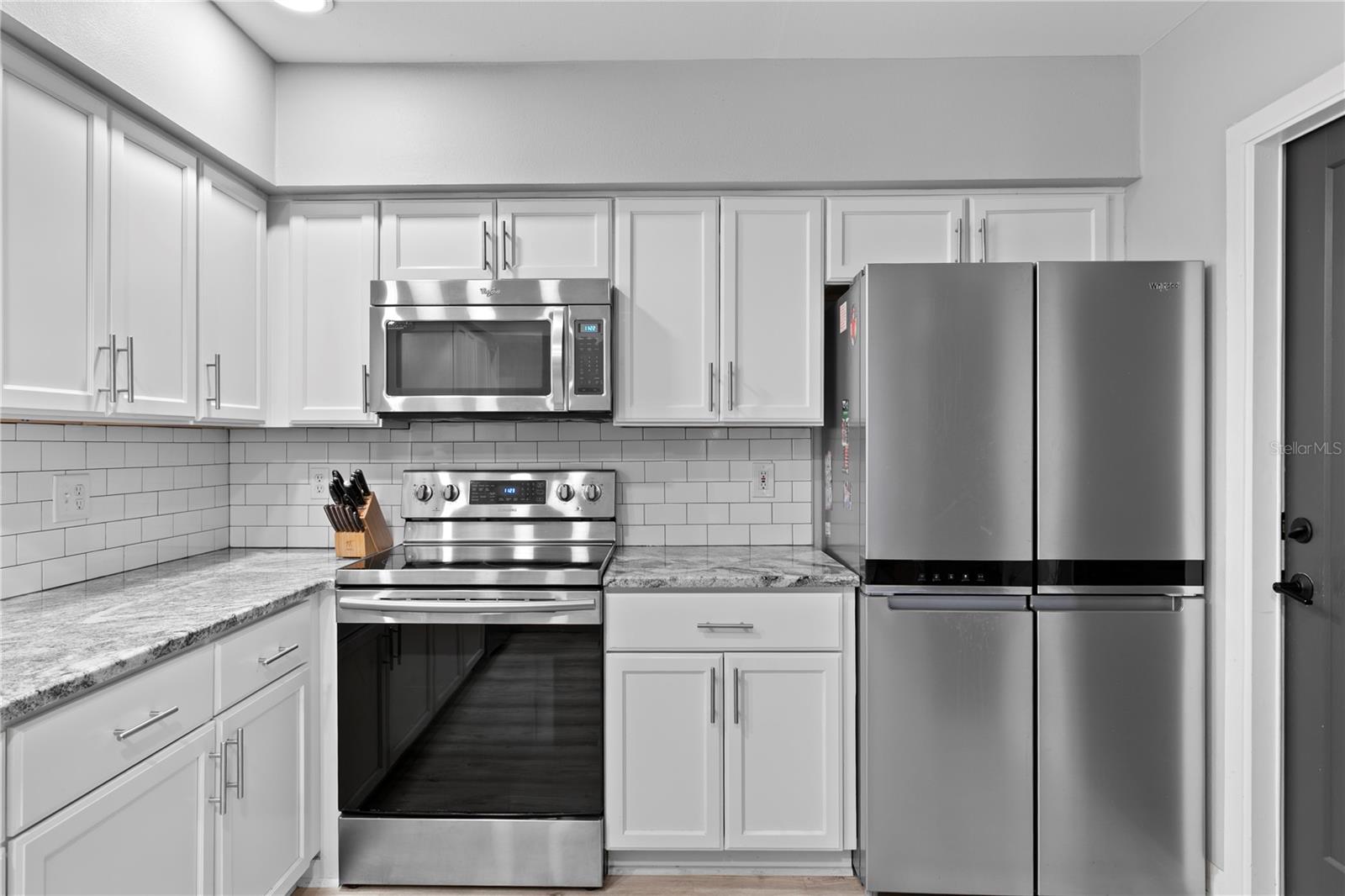 Light, Bright, and Spacious Kitchen