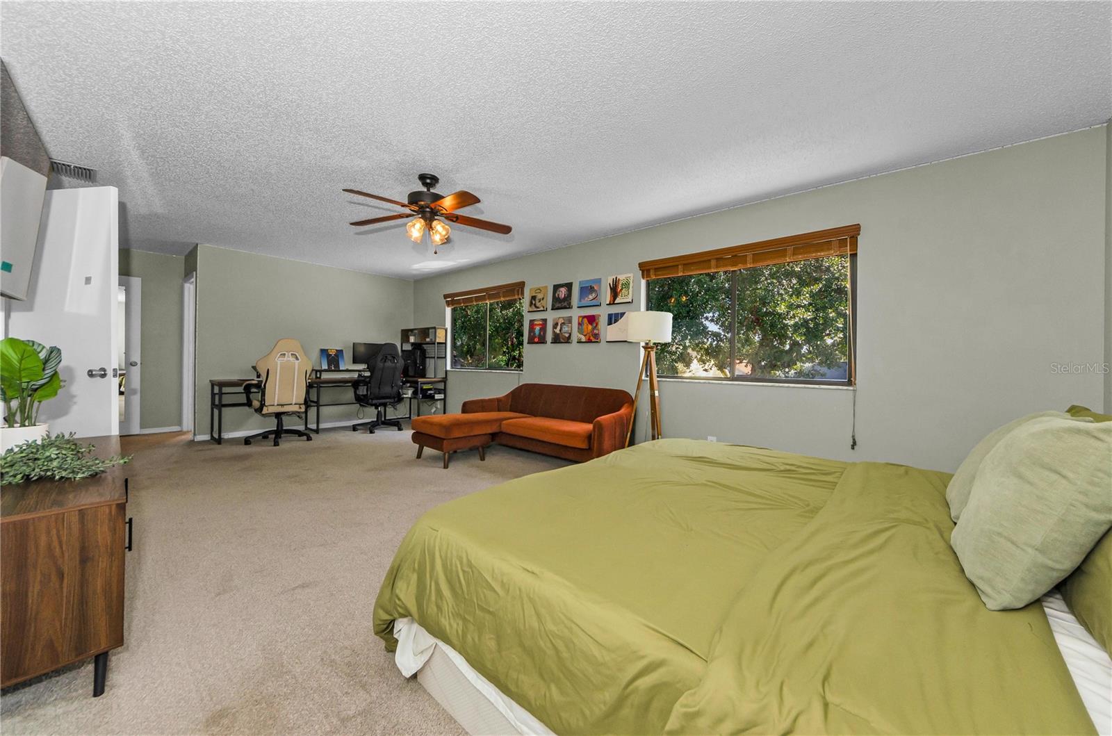 Primary suite (upstairs)