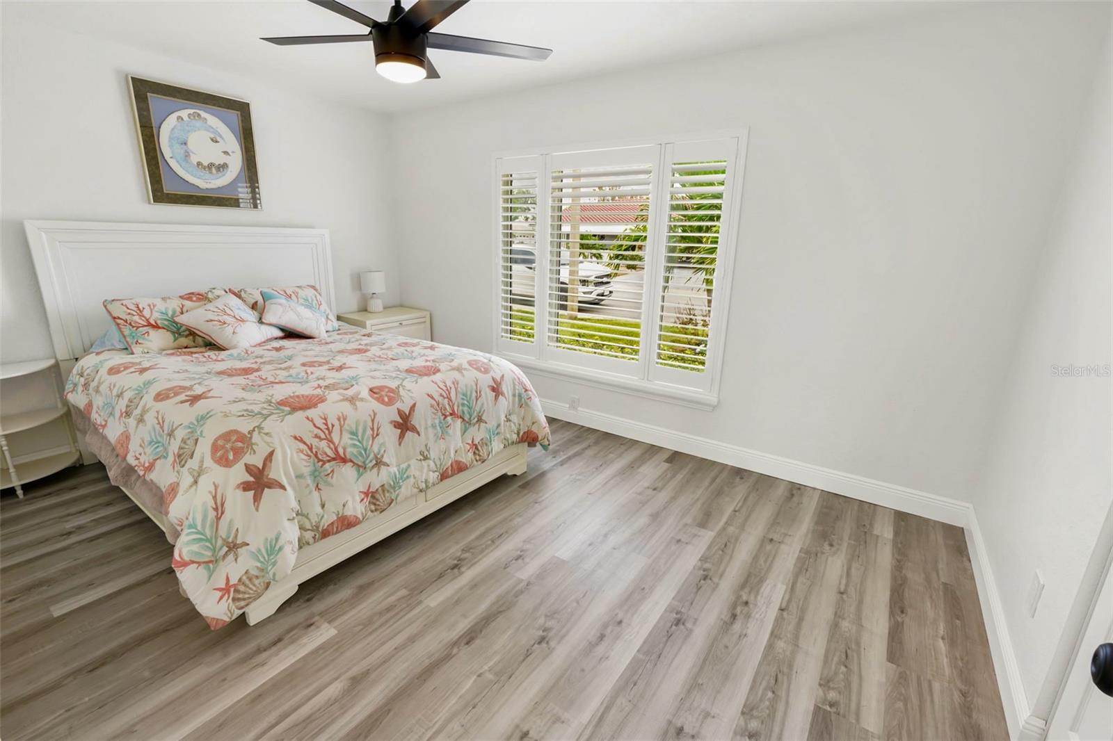 28-Guest bedroom
