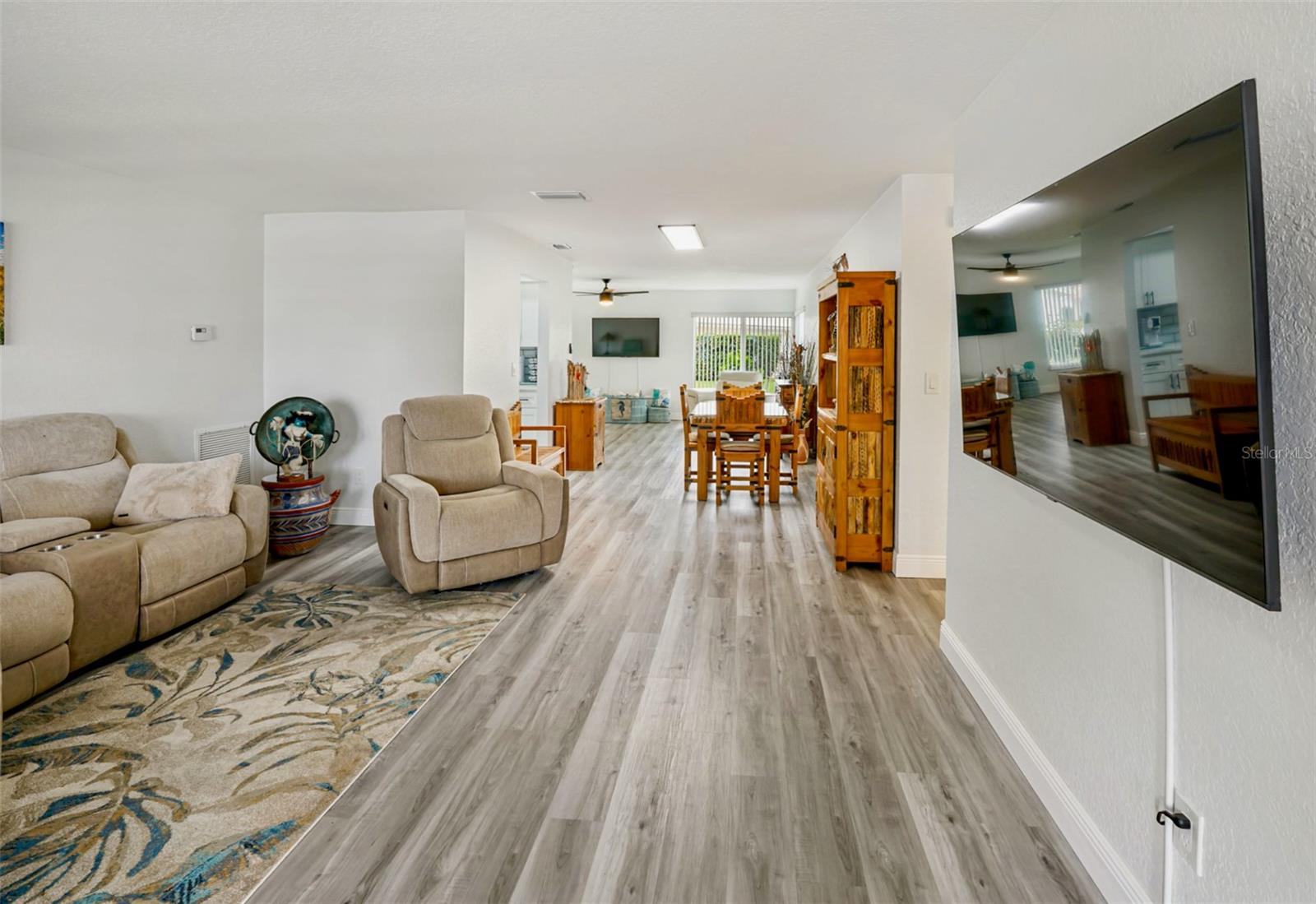 4-Living room entering front door