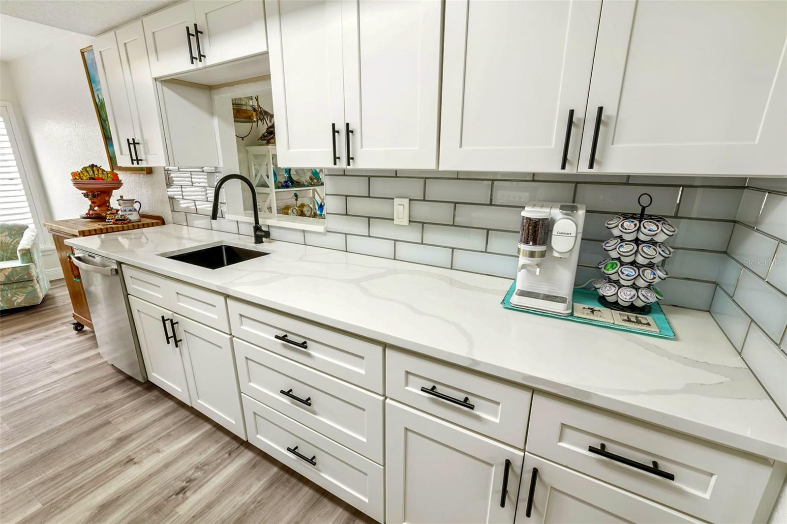 10-Kitchen sink area
