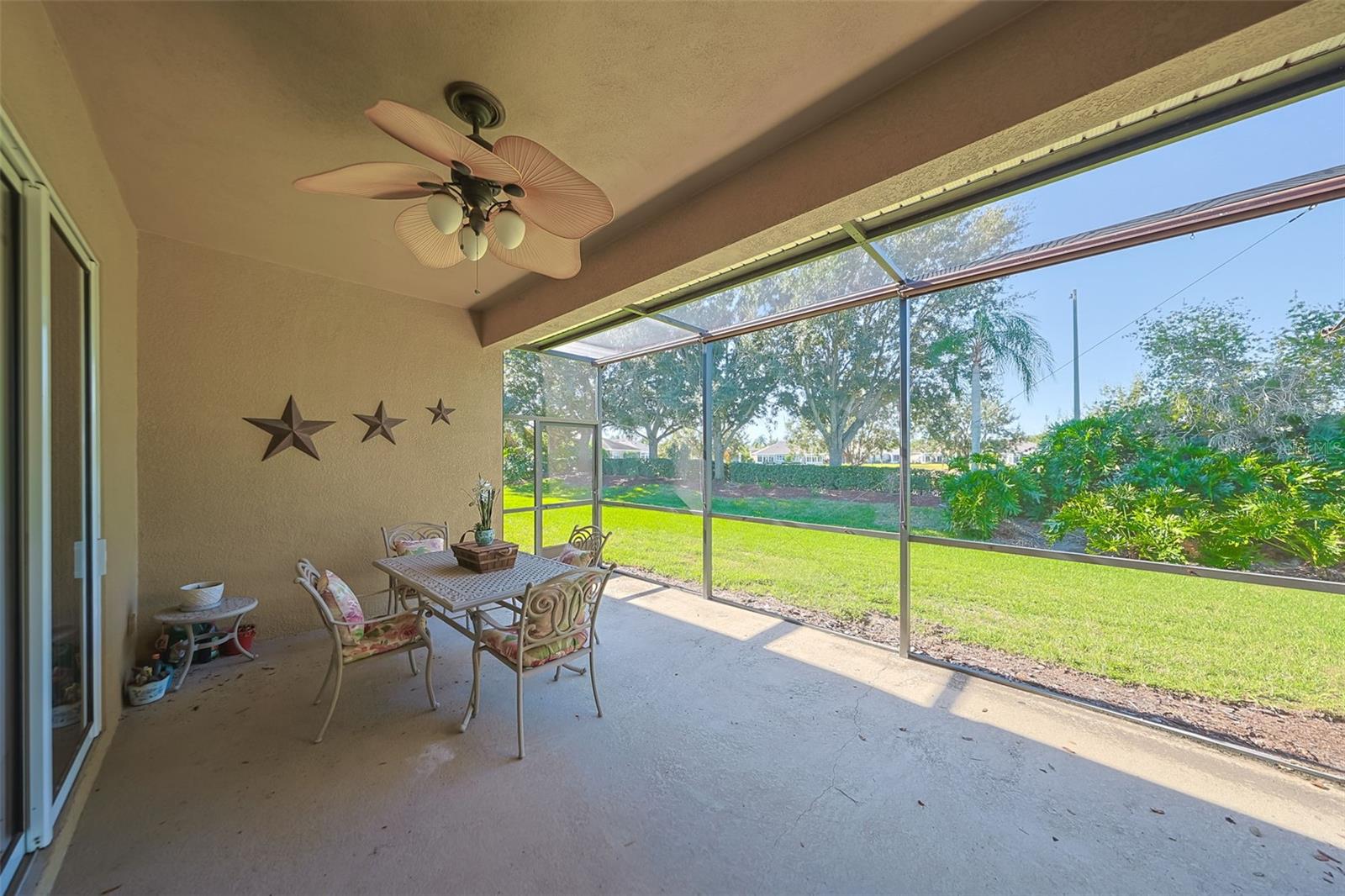 Large Screened in Lanai