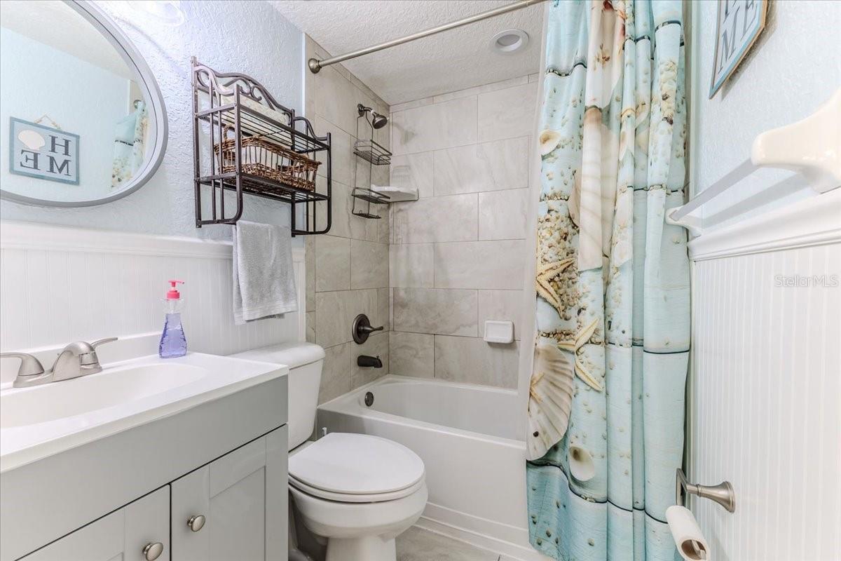 Bathroom 3 - Tub/Shower