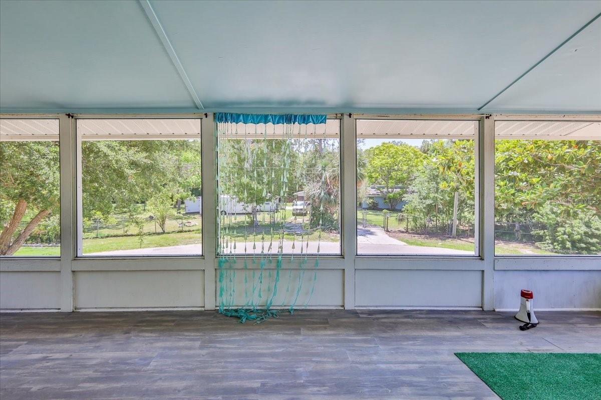 Private Front Upper Porch