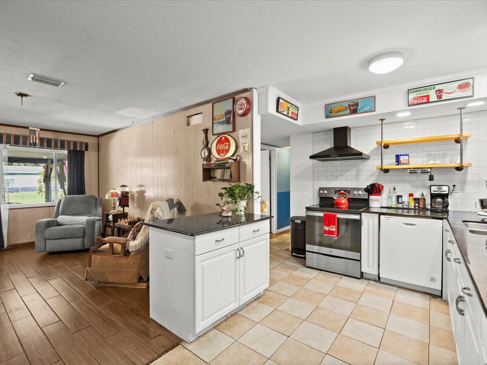 Kitchen/Living Room
