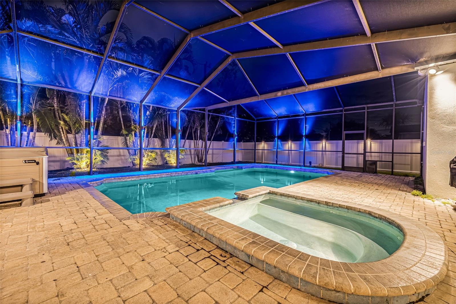 Screened pool