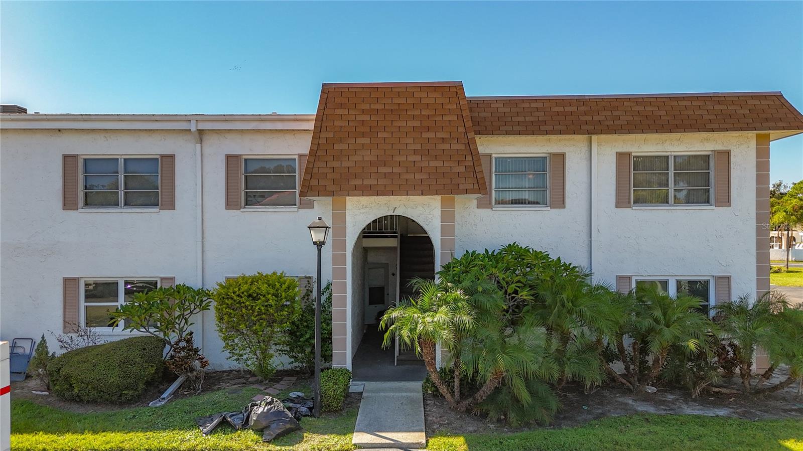 Welcome to 379 McMullen Booth Rd #76 in Clearwater!