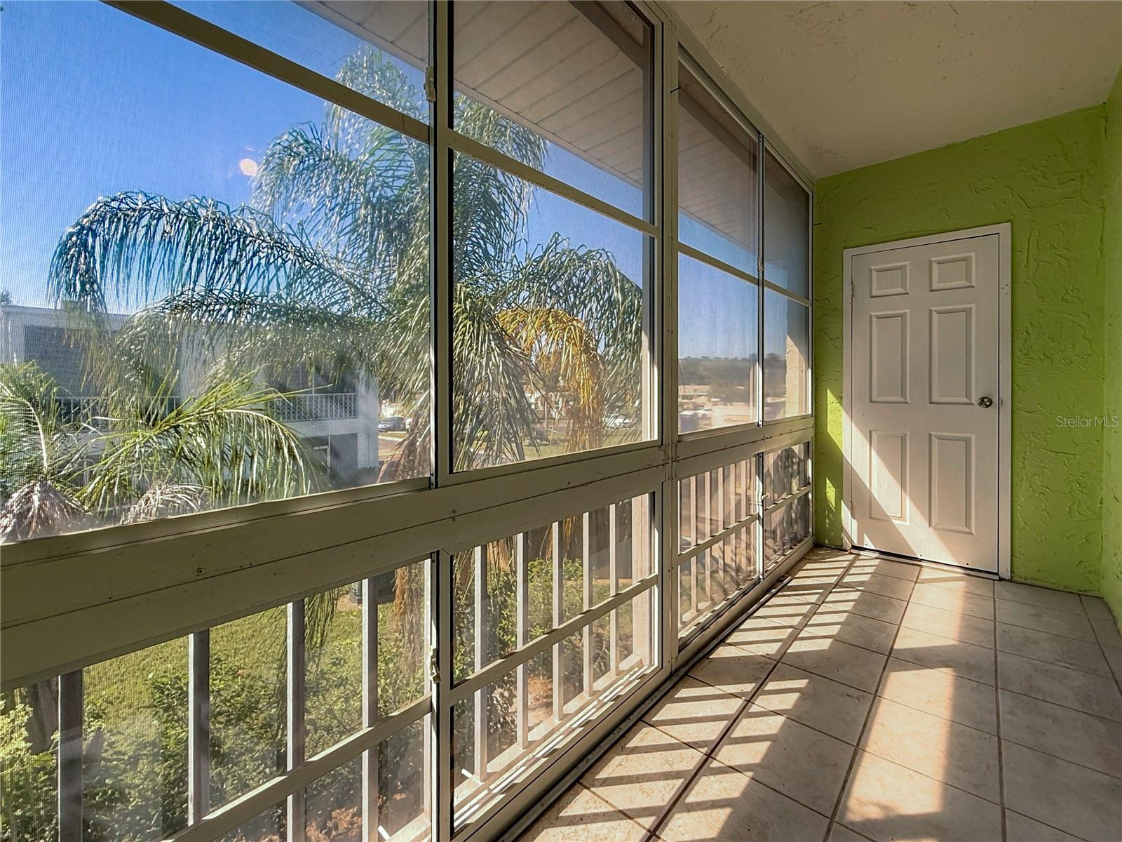 Large Screened in Patio