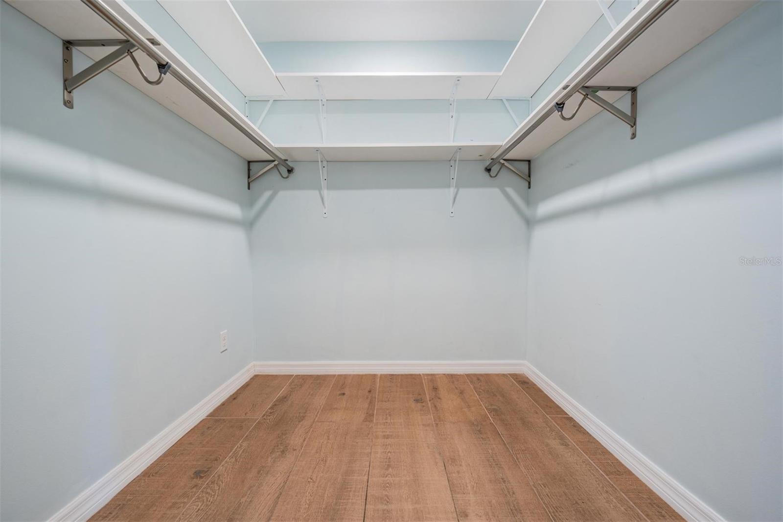 walk in closet