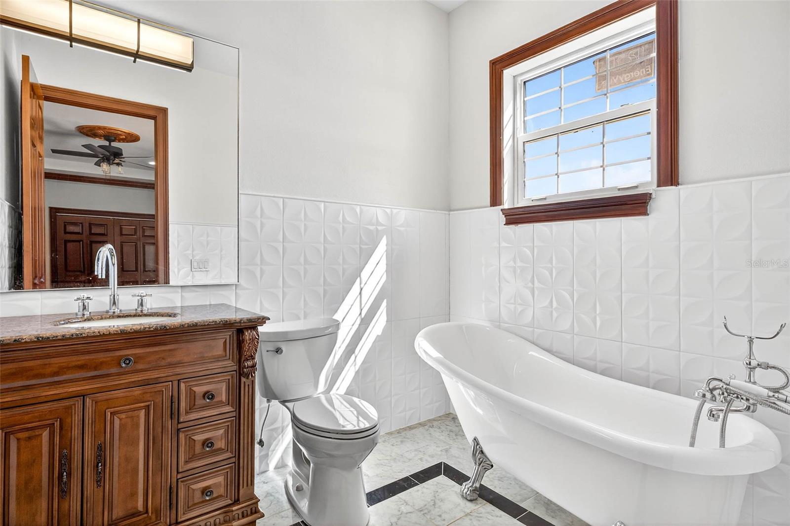 Bedroom 6's Ensuite Bathroom