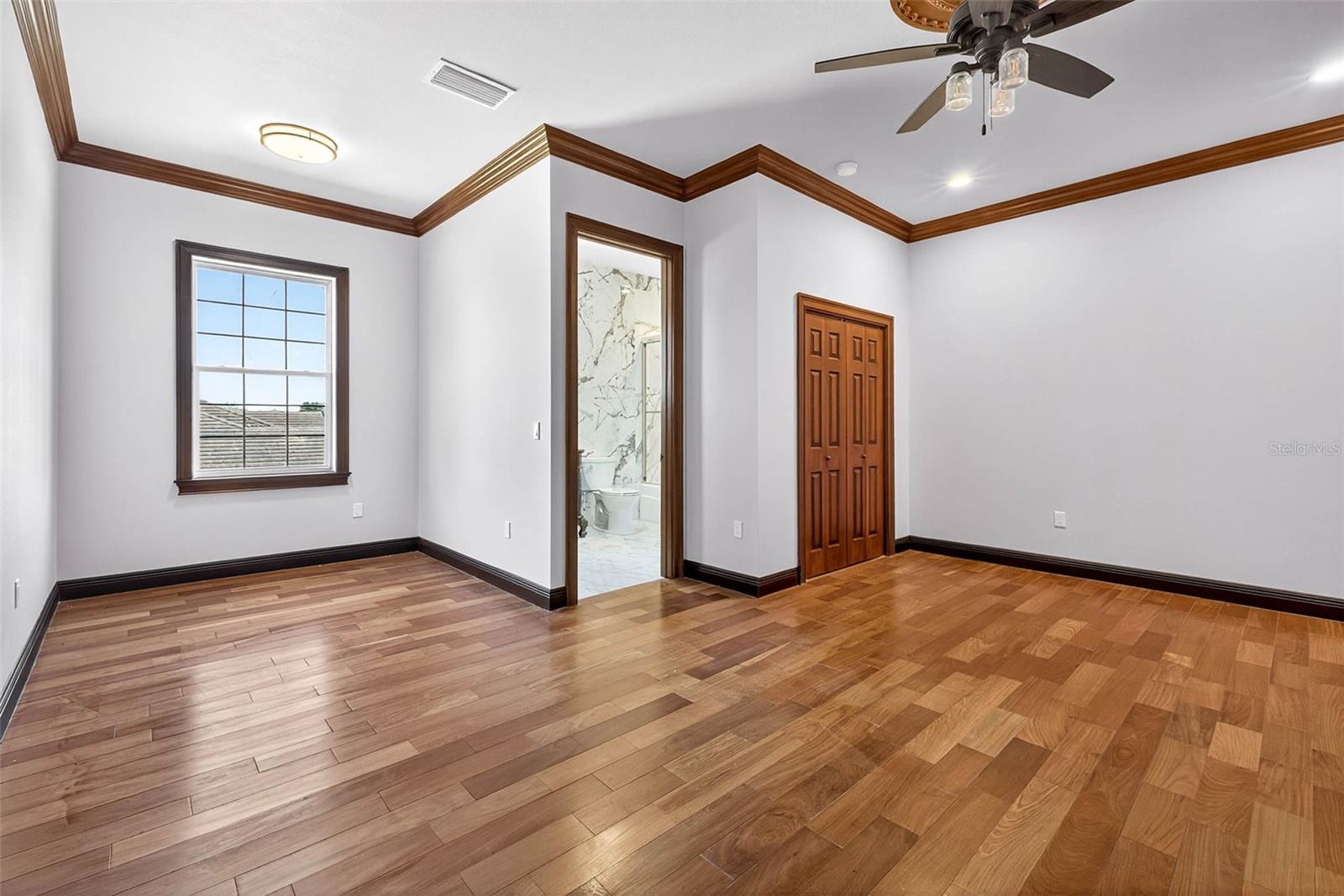 Bedroom 5 (upstairs)