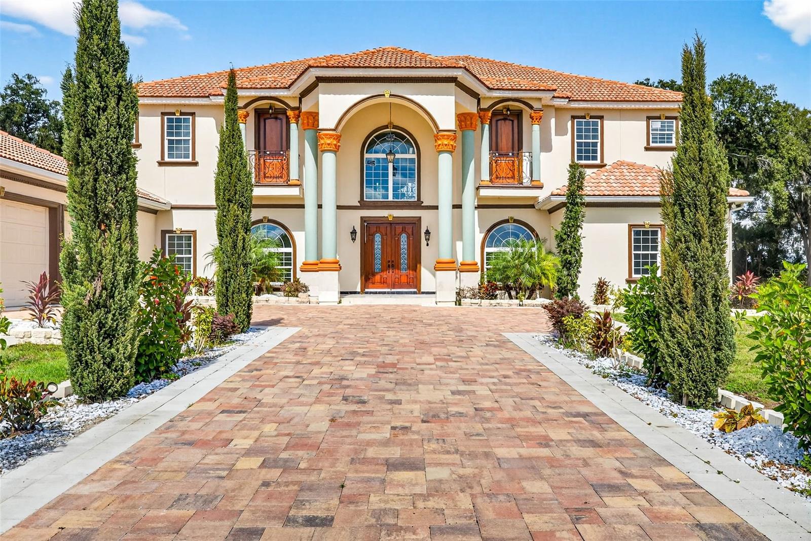 Front view of home