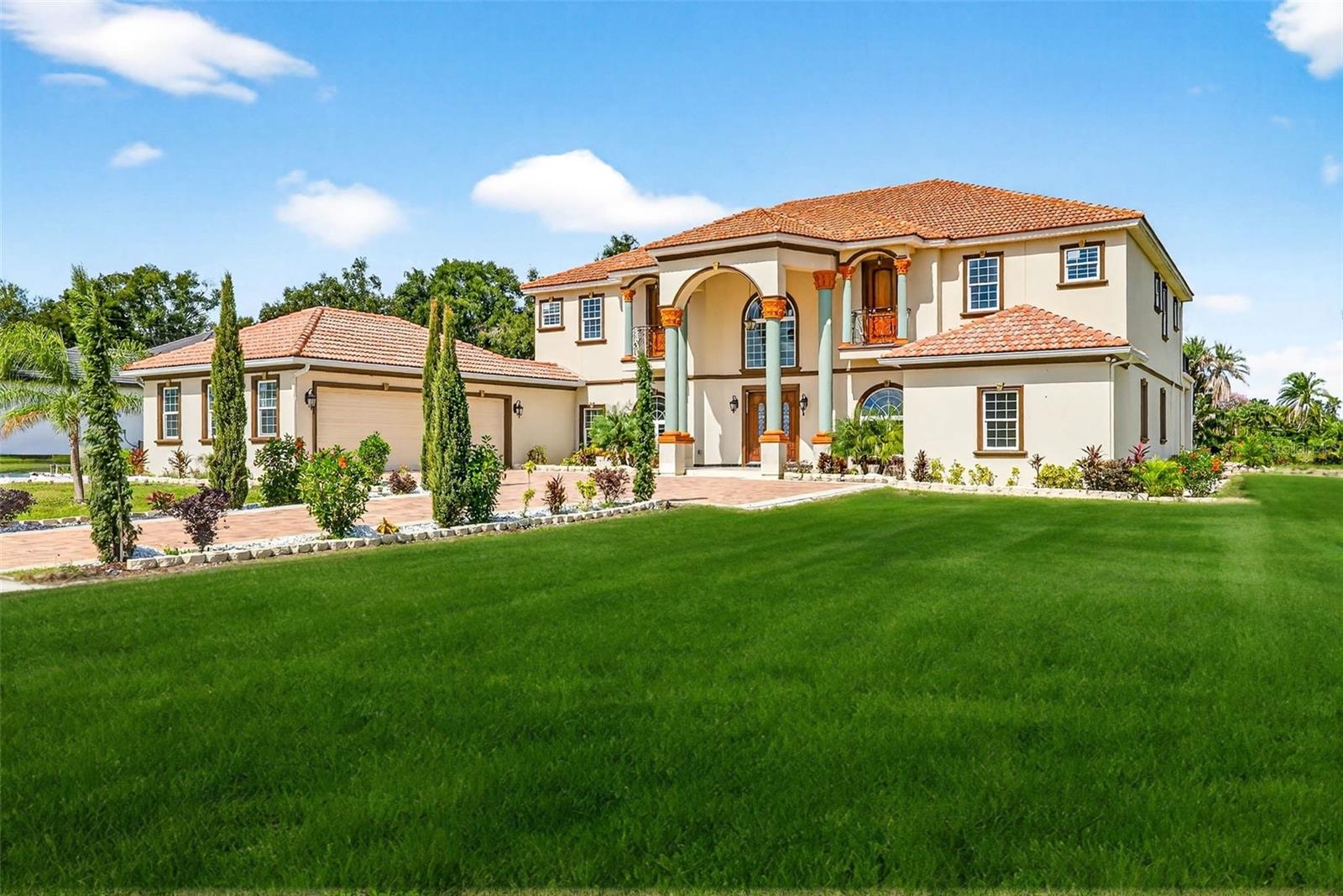 Front view of home