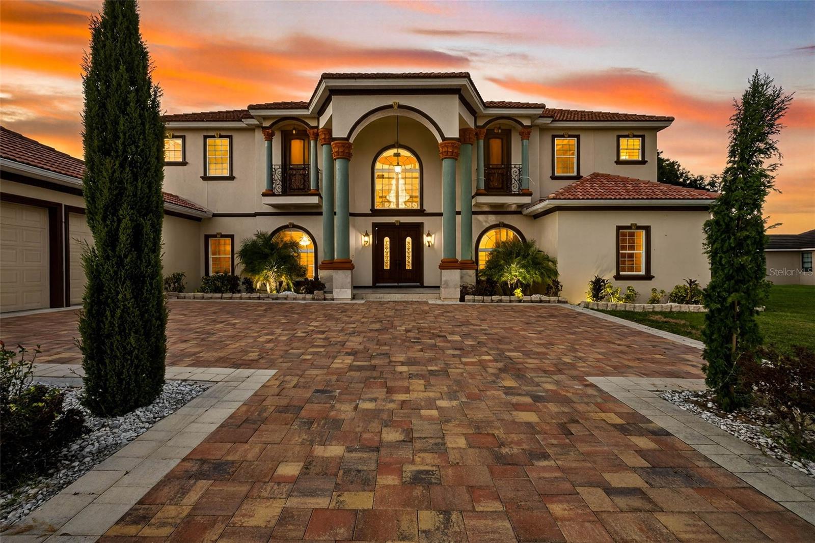 Front view of home