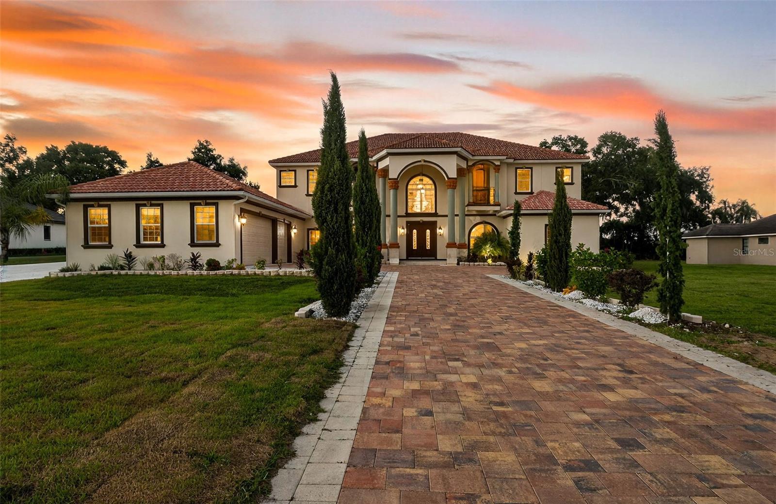 Front view of home