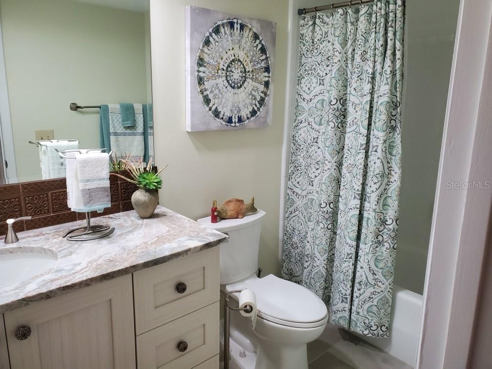 Bath 2 with tub shower