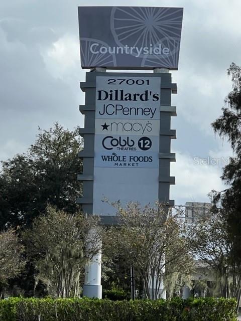 SECONDS TO THE MALL