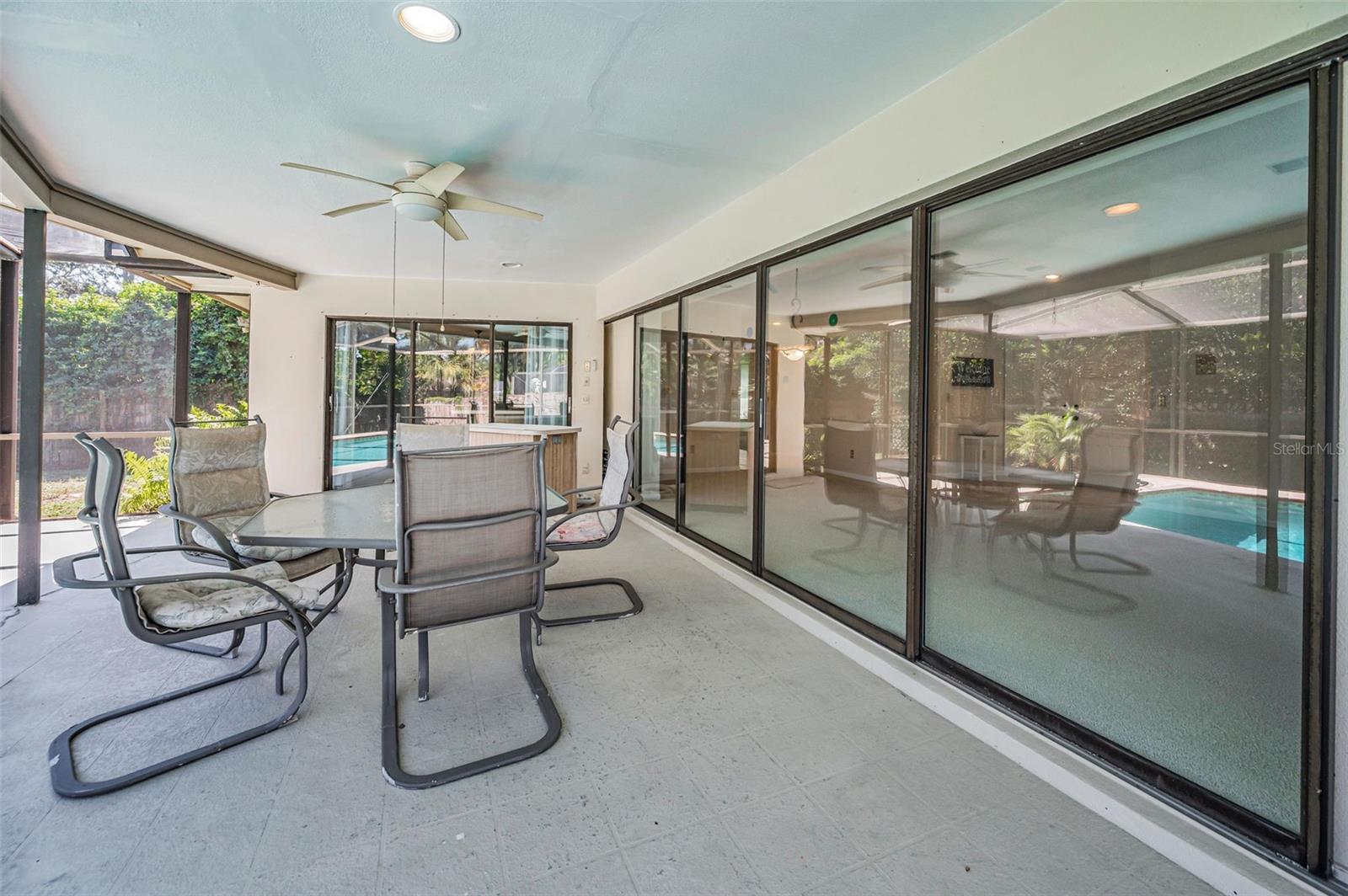 Large Covered/screened pool area
