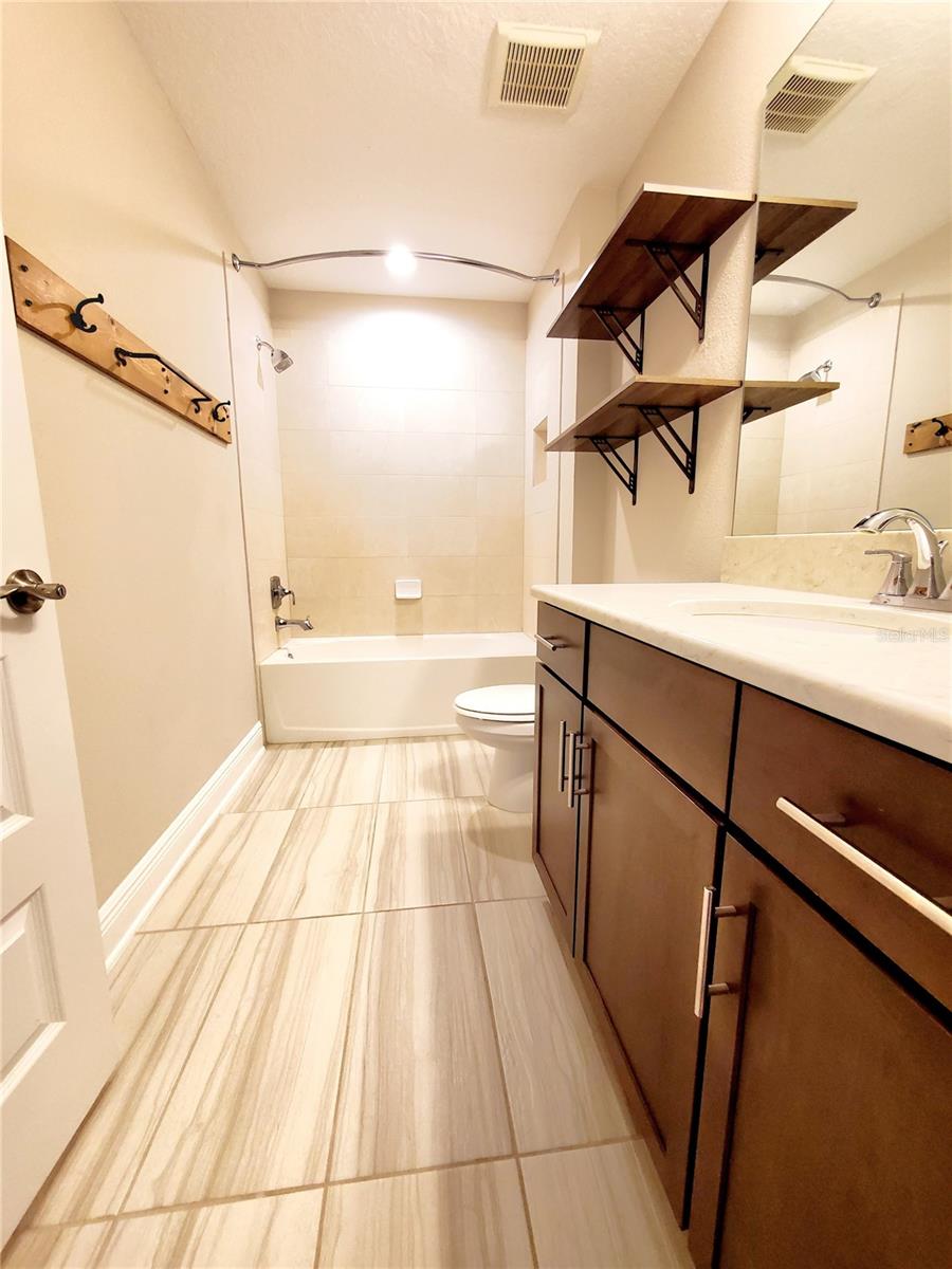 LARGE BATHROOM