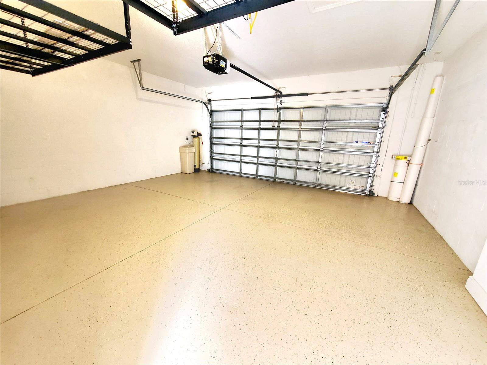 2-CAR GARAGE