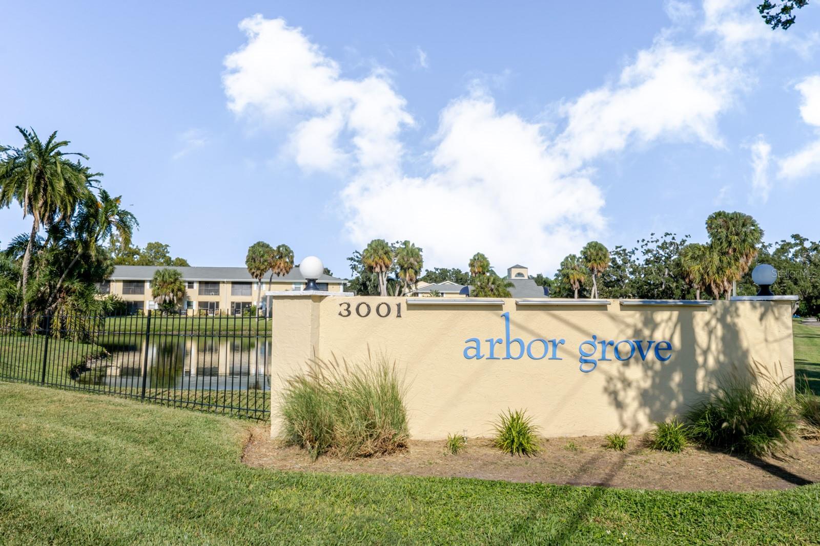 Entry to Arbor Grove