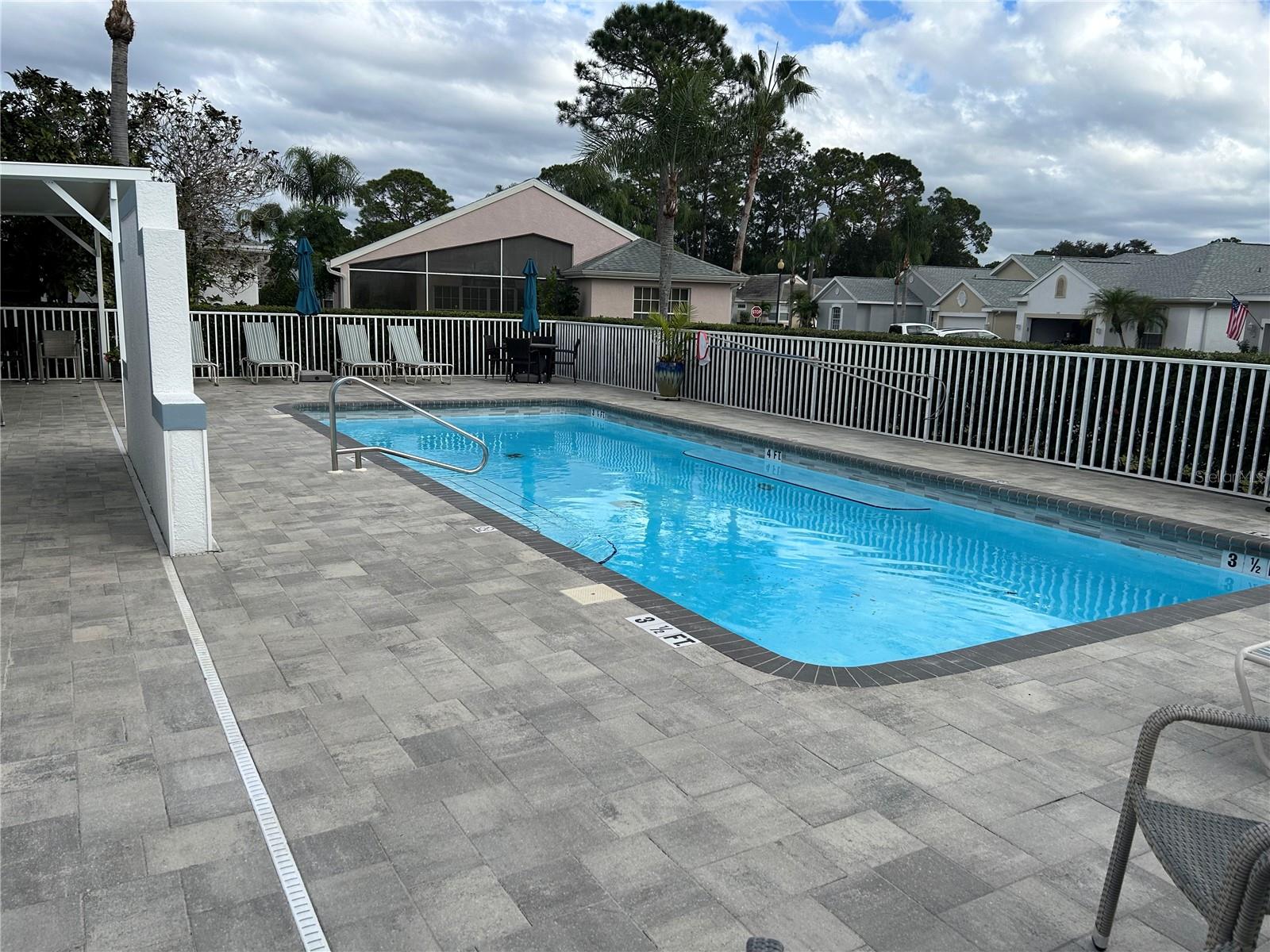 COMMUNITY POOL WITH IN WALKING DISTANCE