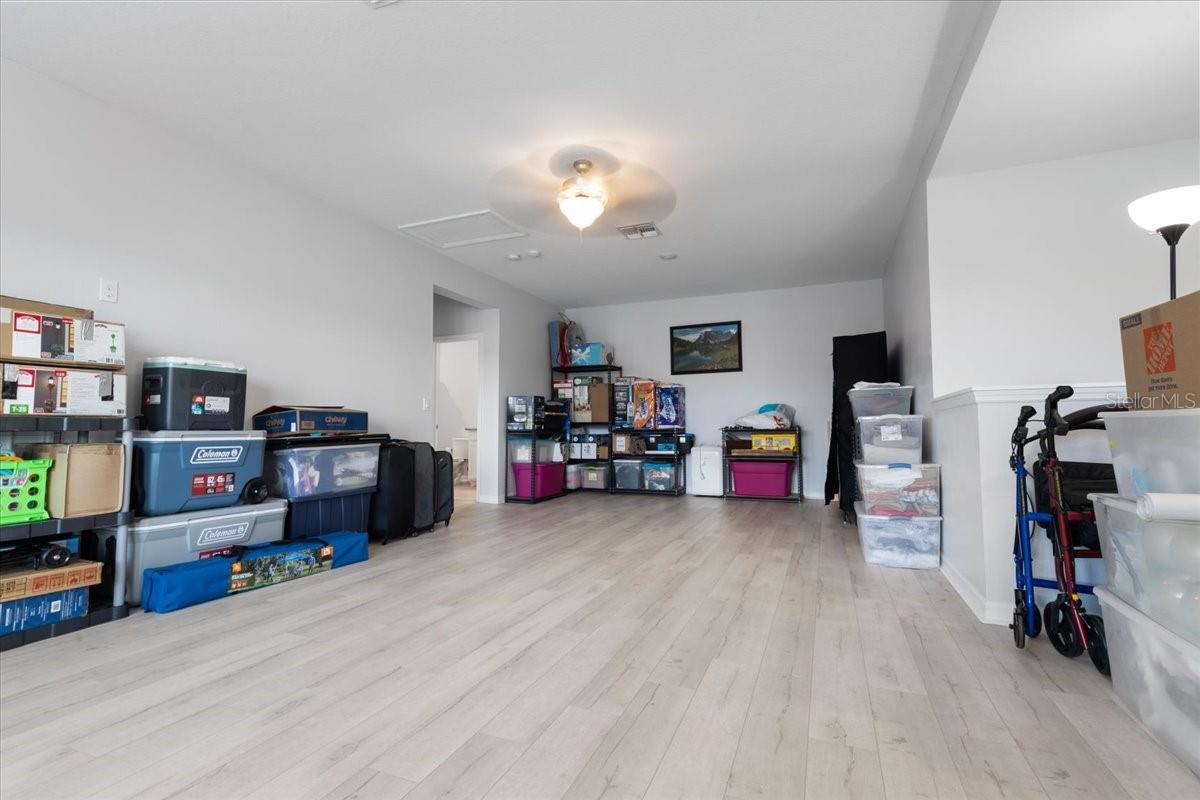loft in 2nd floor