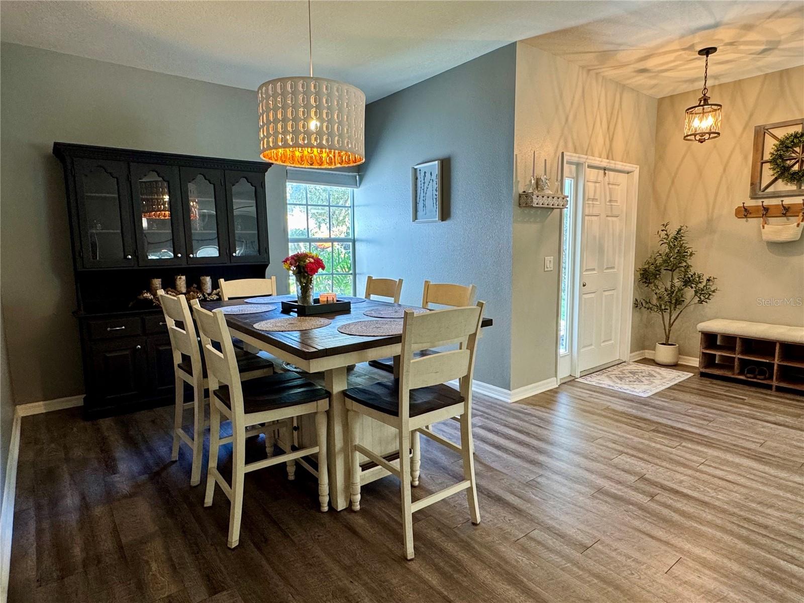 Dining Room is open to Living Room