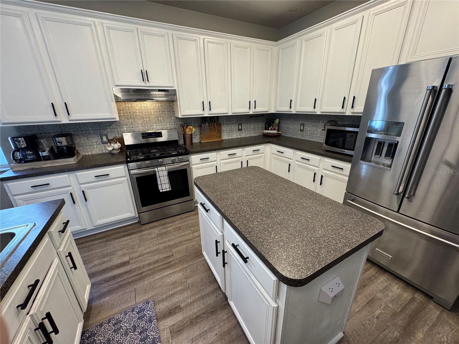 Kitchen with Island