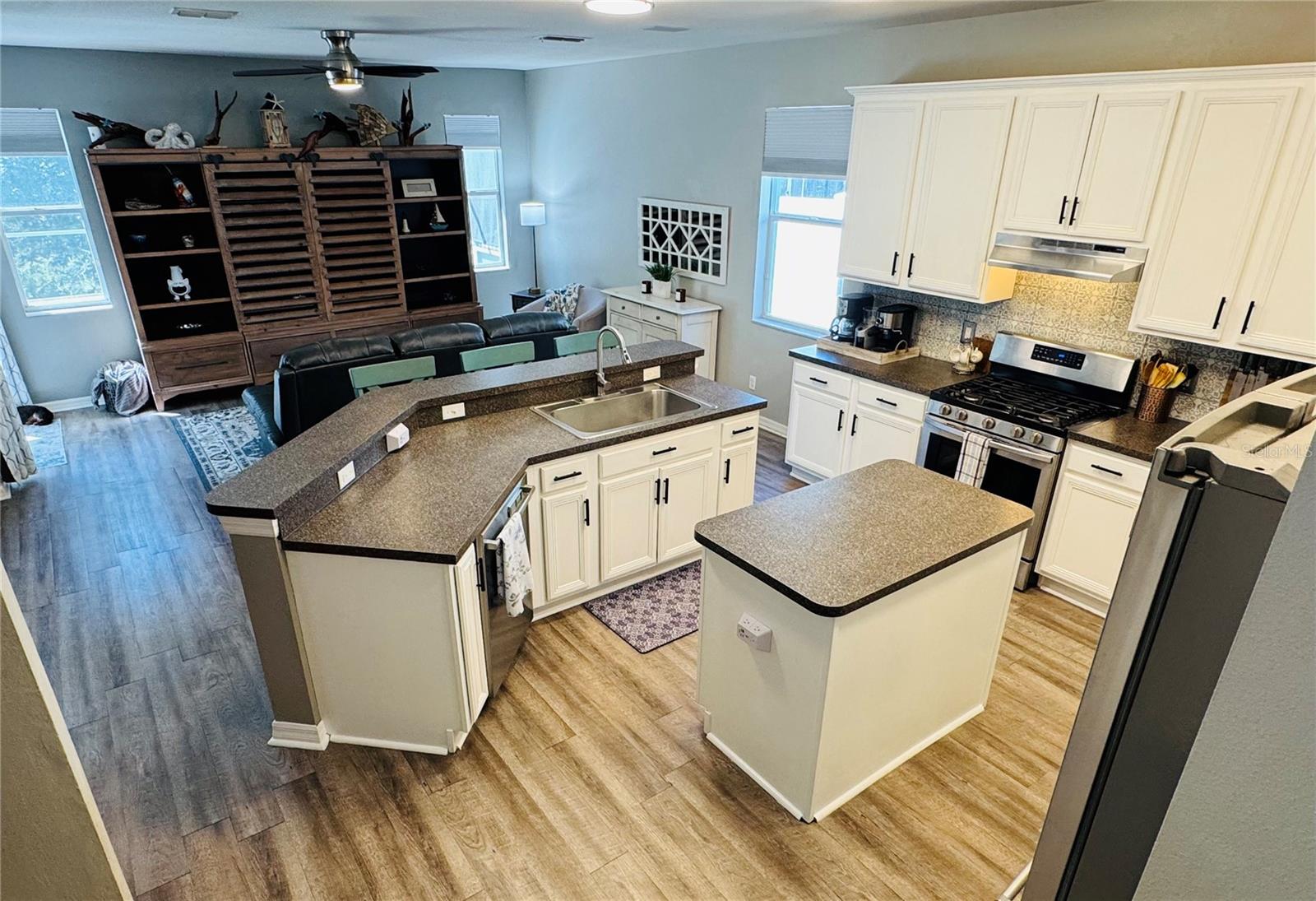 Kitchen to Family Room