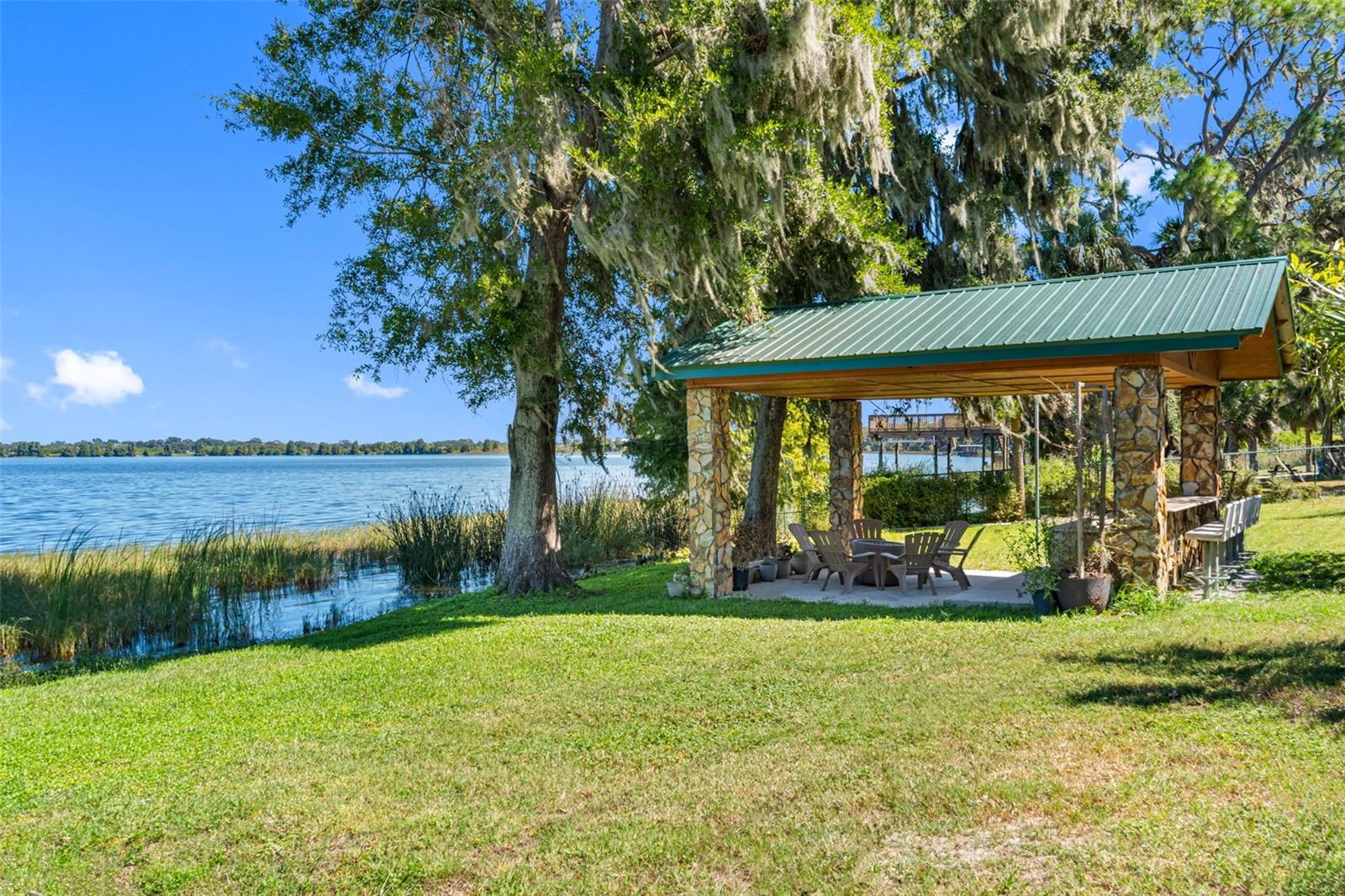 Waterfront 11401 Thonotosassa Rd, Thonotosassa, FL