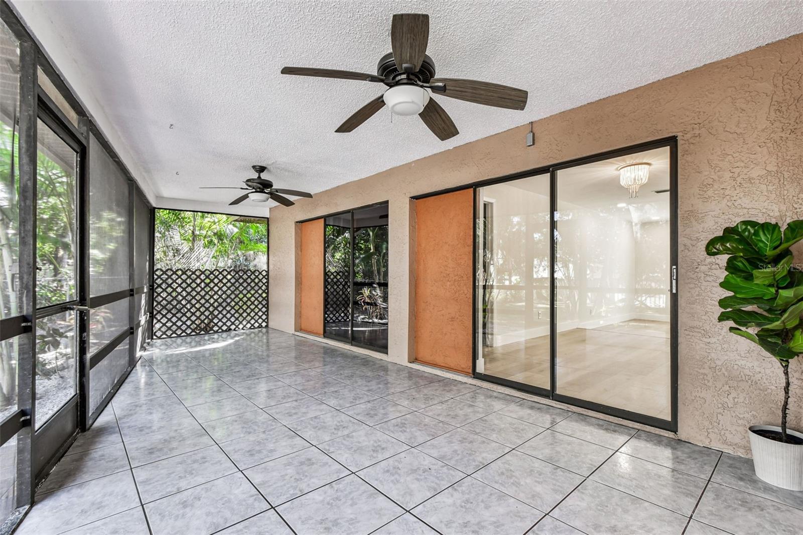 SCREENED REAR PORCH