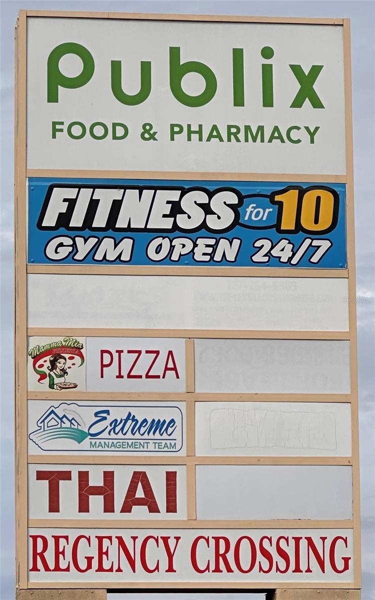 Near: Home Depot, Lowes, restaurants, banks, storage, gym, restaurants, Beaches and more!